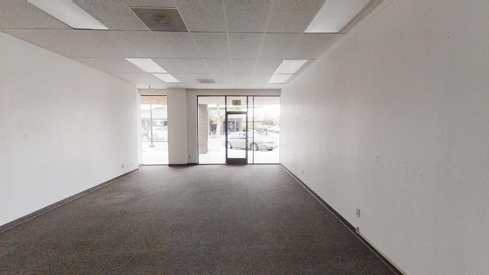 Move-In Ready Retail/Office Storefront @ Downtown Corner: 277 N 5th St, Coalinga, CA 93210